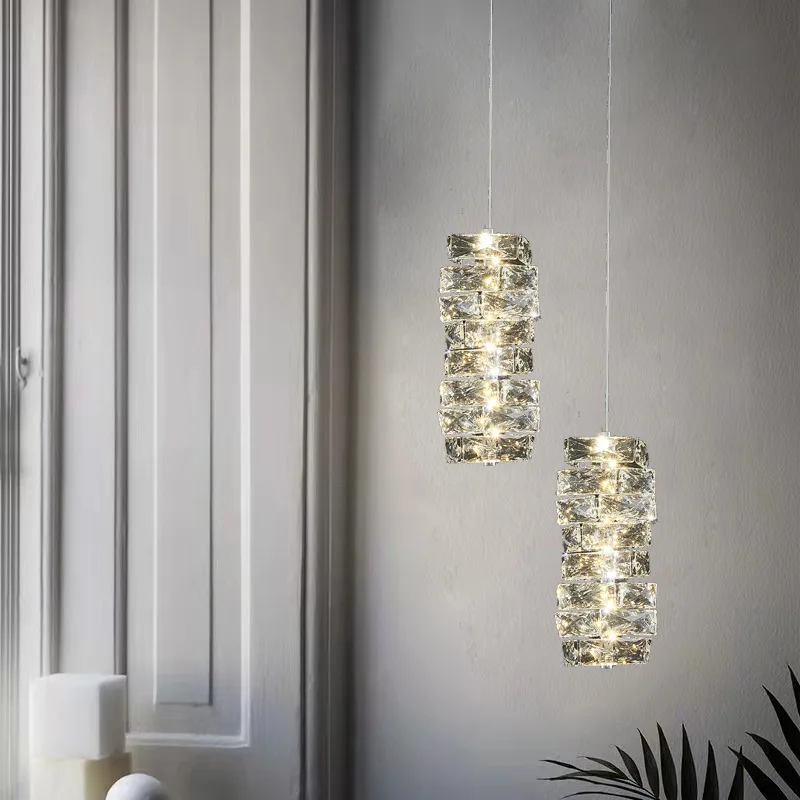 Troli crystal small chandelier display image in suspension.